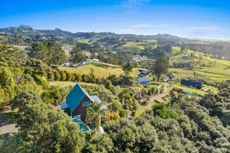Photo of property in 200 Tawa Road, Kumeu, 0891