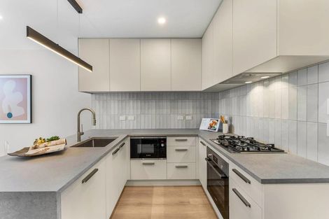 Photo of property in 6a Waiohua Road, Greenlane, Auckland, 1061