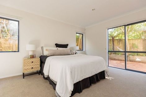 Photo of property in 2a Stella Grove, Newlands, Wellington, 6037