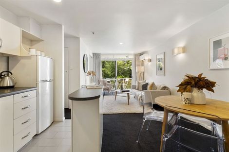 Photo of property in 3/73 Princes Street, Northcote Point, Auckland, 0627