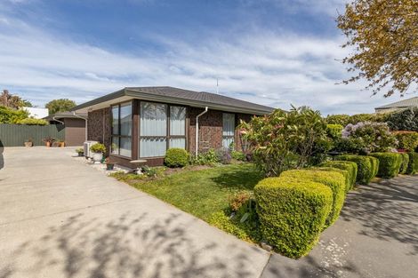 Photo of property in 1/14 Gatonby Place, Avonhead, Christchurch, 8042