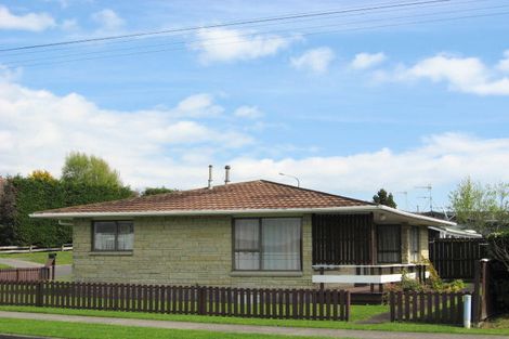 Photo of property in 32 Barrett Road, Whalers Gate, New Plymouth, 4310