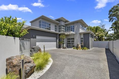 Photo of property in 21a Sharon Road, Waiake, Auckland, 0630