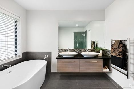 Photo of property in 45 Old Barn Road, Opaheke, Papakura, 2584