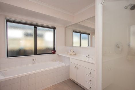 Photo of property in 16 Stanley Drive, Lynmore, Rotorua, 3010