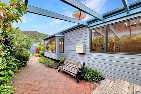 Photo of property in 123 Marine Parade, Eastbourne, Lower Hutt, 5013