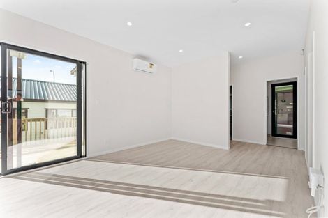 Photo of property in 19b Red Beach Road, Red Beach, 0932