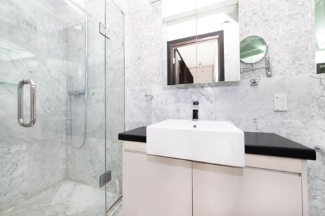 Photo of property in 11a/2 Saint Martins Lane, Grafton, Auckland, 1010