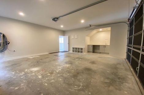 Photo of property in 42 Mcwhirters Farm Lane, Massey, Auckland, 0614