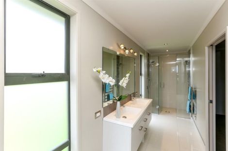 Photo of property in 9 St Andrews Parkway, Waiwhakaiho, New Plymouth, 4312