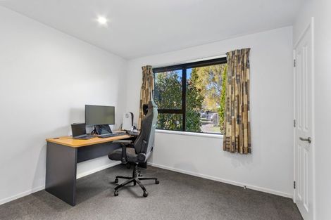 Photo of property in 27 Momorangi Crescent, Redwood, Christchurch, 8051