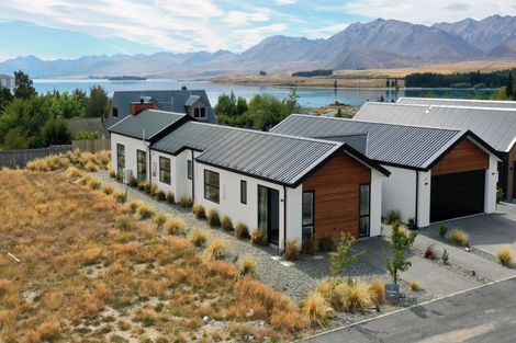 Photo of property in 15 Rodman Lane, Lake Tekapo, 7999