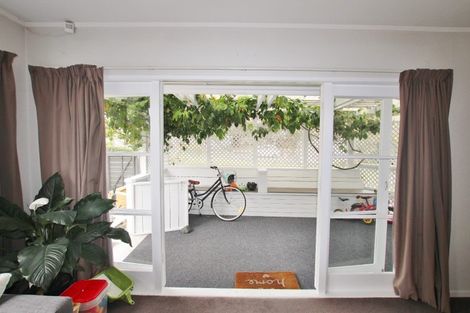 Photo of property in 24 Paragon Avenue, Beach Haven, Auckland, 0626