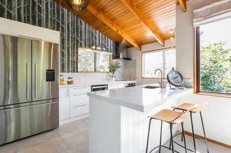 Photo of property in 2 Kopanga Road, Havelock North, 4130