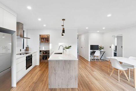 Photo of property in 17 Arohanui Road, Karaka, 2124