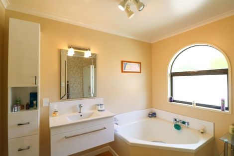 Photo of property in 33 Lynch Road, Levels, Timaru, 7973