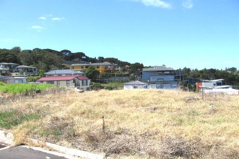 Photo of property in 11 Mariners View Road, Beach Haven, Auckland, 0626