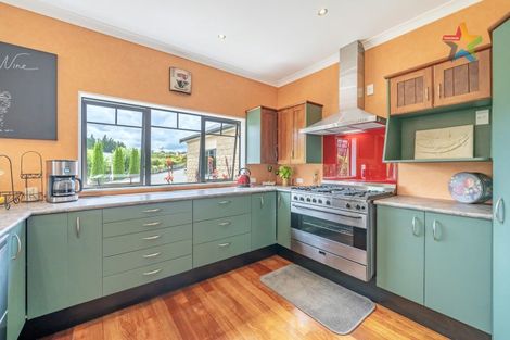 Photo of property in 6a Marua Palm Grove, Timberlea, Upper Hutt, 5018