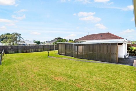 Photo of property in 11 Moor Avenue, Te Atatu Peninsula, Auckland, 0610