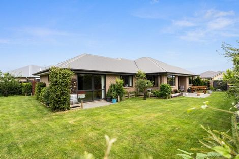 Photo of property in 21 Holly Place, Rangiora, 7400
