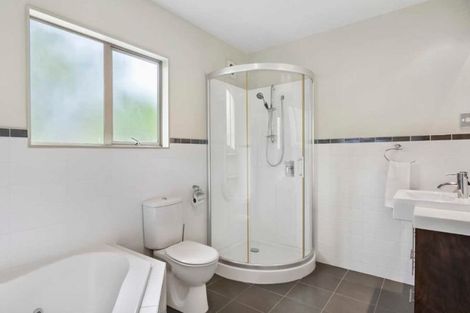 Photo of property in 68 Saddleback Rise, Murrays Bay, Auckland, 0630