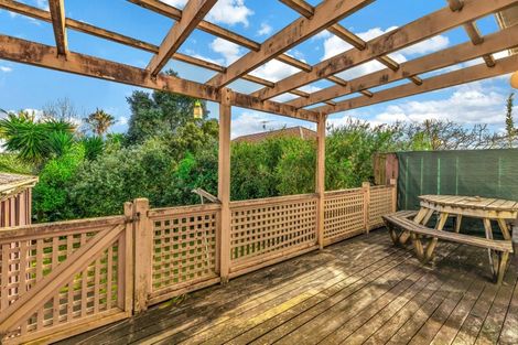 Photo of property in 48 Wainui Avenue, Point Chevalier, Auckland, 1022