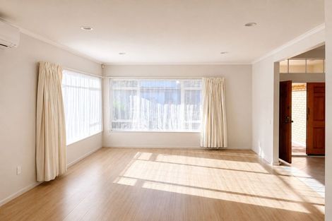 Photo of property in 14 Corta Bella Place, Golflands, Auckland, 2013