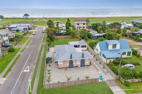 Photo of property in 20 Cook Street, Carters Beach, Westport, 7825