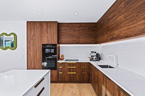 Photo of property in 13 Saint Remy Lane, Redcliffs, Christchurch, 8081