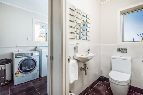 Photo of property in 20 Belmont Terrace, Milford, Auckland, 0620