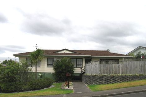 Photo of property in 15 Madigan Place, Glendene, Auckland, 0602