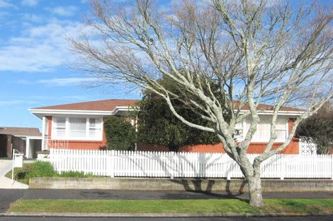 Photo of property in 13 Kensington Place, Fairfield, Hamilton, 3214