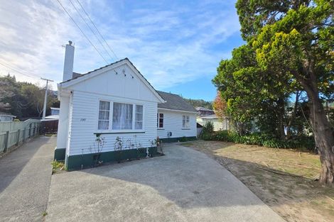 Photo of property in 195 Stokes Valley Road, Stokes Valley, Lower Hutt, 5019