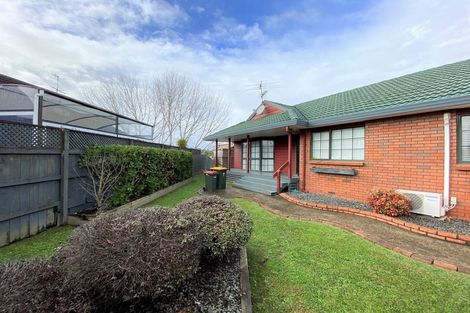 Photo of property in 8 Midvale Place, Burswood, Auckland, 2013