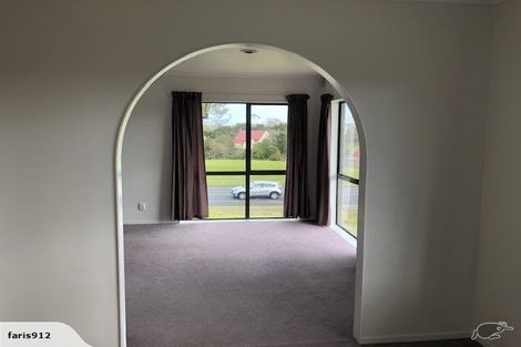 Photo of property in 92 Aviemore Drive, Highland Park, Auckland, 2010