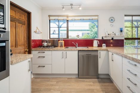 Photo of property in 168 Waikawa Road, Picton, 7220