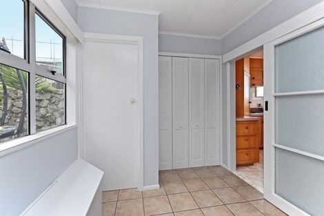 Photo of property in 3 Oliver Road, Hospital Hill, Napier, 4110