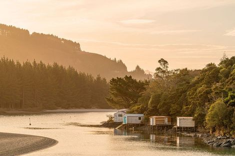 Photo of property in 5 Crescent Street, Purakaunui, Port Chalmers, 9081