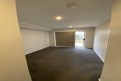 Photo of property in 32 Fernly Rise, Flat Bush, Auckland, 2019