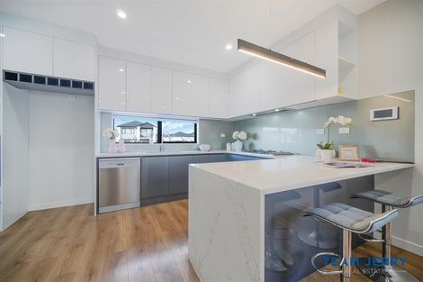 Photo of property in 22 Laquinta Place, Flat Bush, Auckland, 2019