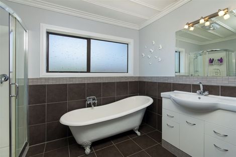 Photo of property in 13 Bollard Road, Tuakau, 2121