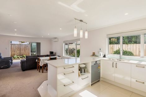 Photo of property in 6 Papahou Lane, Papatoetoe, Auckland, 2025