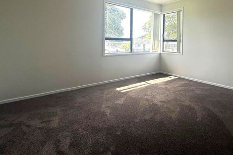 Photo of property in 1 Heathberry Close, Papatoetoe, Auckland, 2025