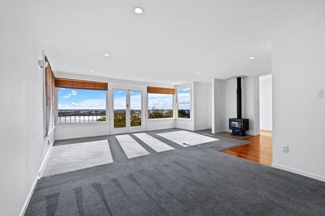 Photo of property in 25 Te Awakura Terrace, Mount Pleasant, Christchurch, 8081