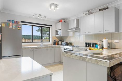 Photo of property in 96 Pioneer Road, Moturoa, New Plymouth, 4310