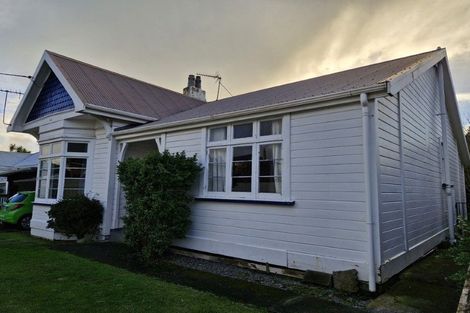 Photo of property in 24 Fulford Street, New Plymouth, 4310