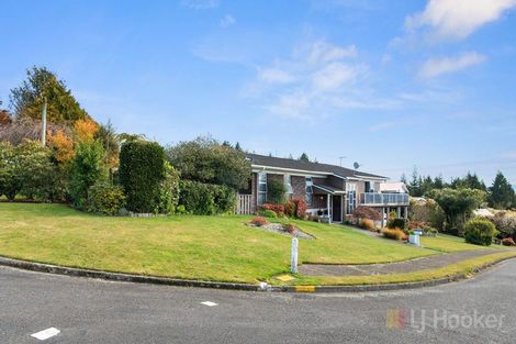 Photo of property in 2 Haratua Place, Springfield, Rotorua, 3015