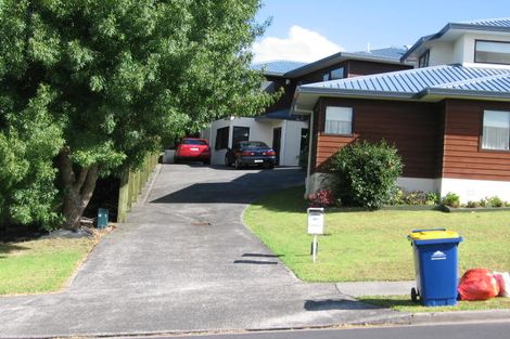 Photo of property in 1/20 Bronzewing Terrace, Unsworth Heights, Auckland, 0632