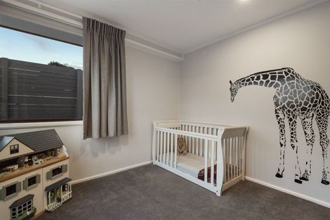 Photo of property in 1/52 Pupuke Road, Hillcrest, Auckland, 0627