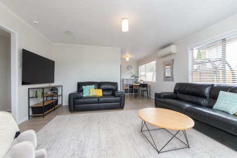 Photo of property in 31 Oreil Avenue, West Harbour, Auckland, 0618